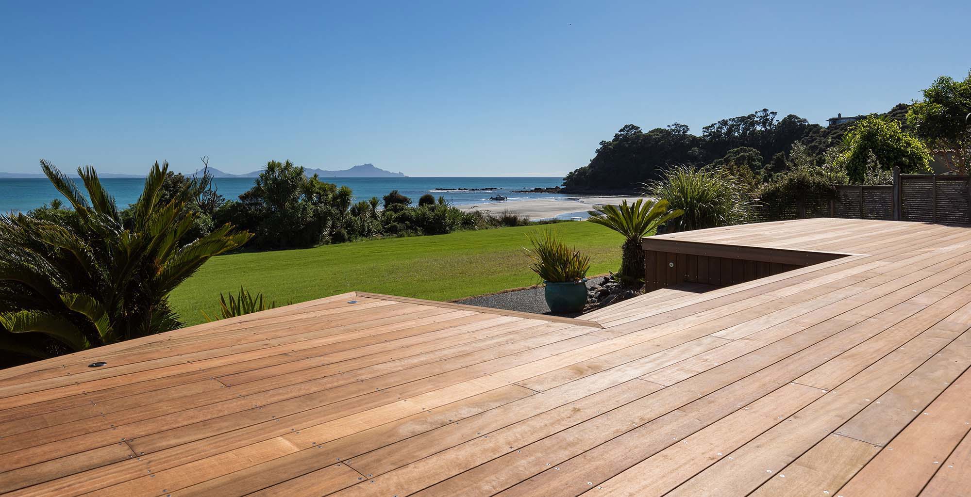 140 x 21 Kanda Decking Coated in Wood-X Clear Base